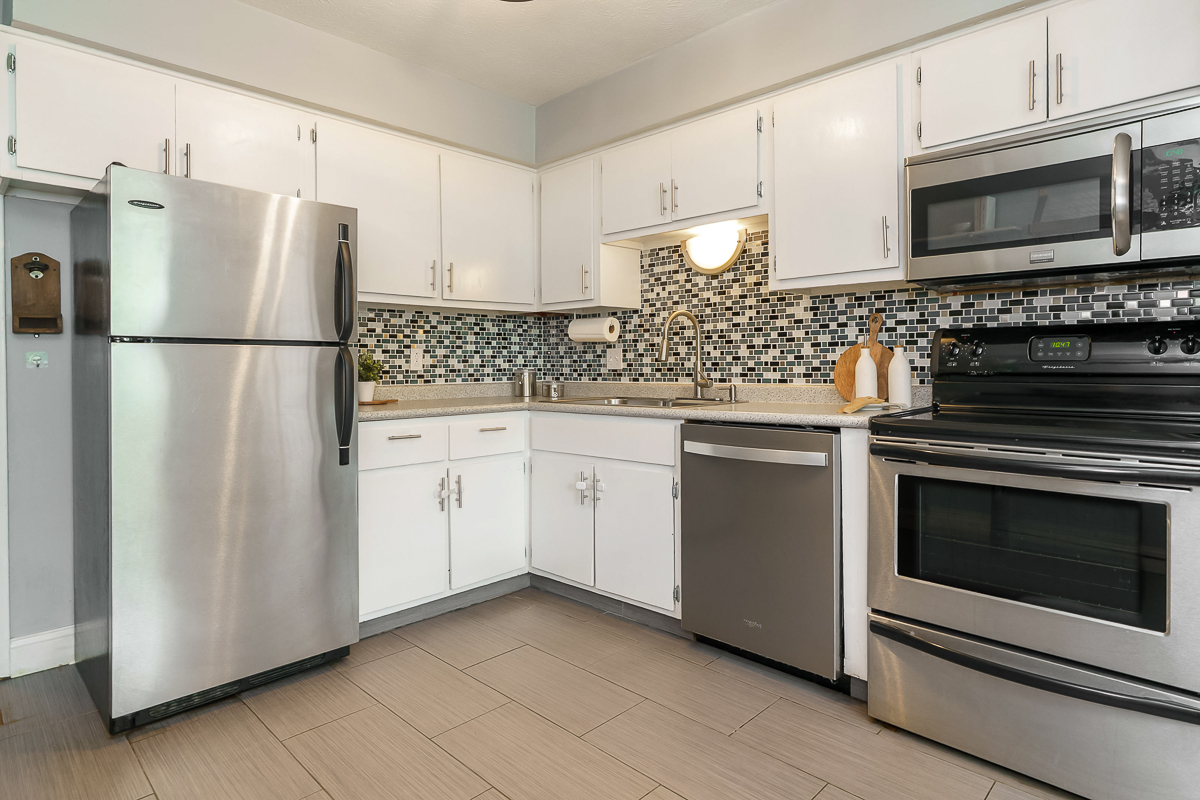 1649 North Star Ave-22