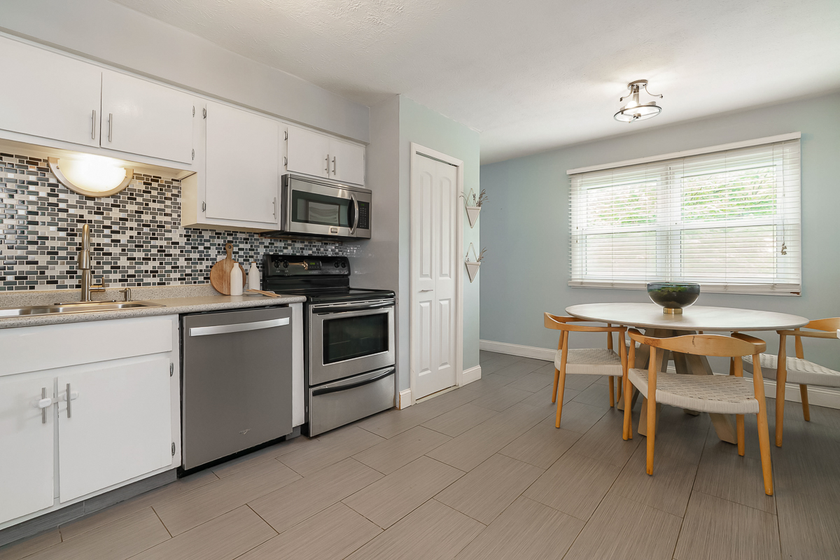 1649 North Star Ave-24