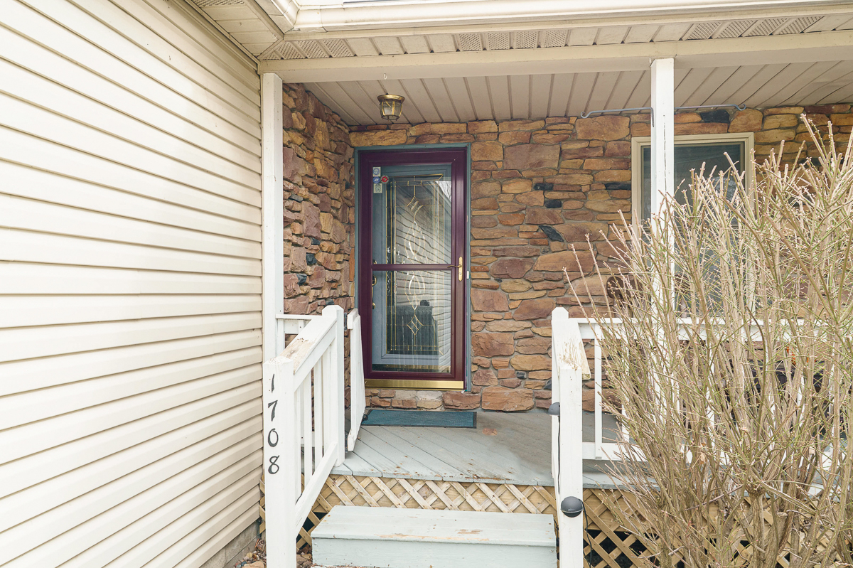 1708 Apple Valley Dr.--10