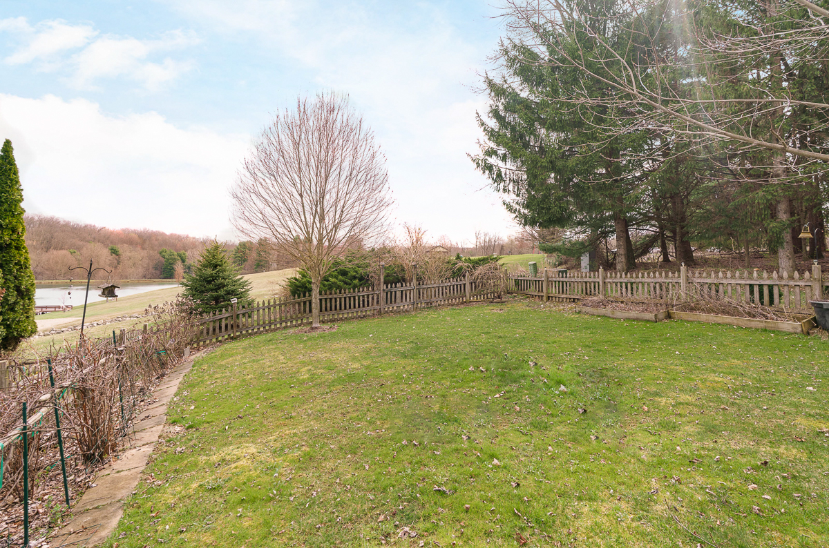 1708 Apple Valley Dr.--13