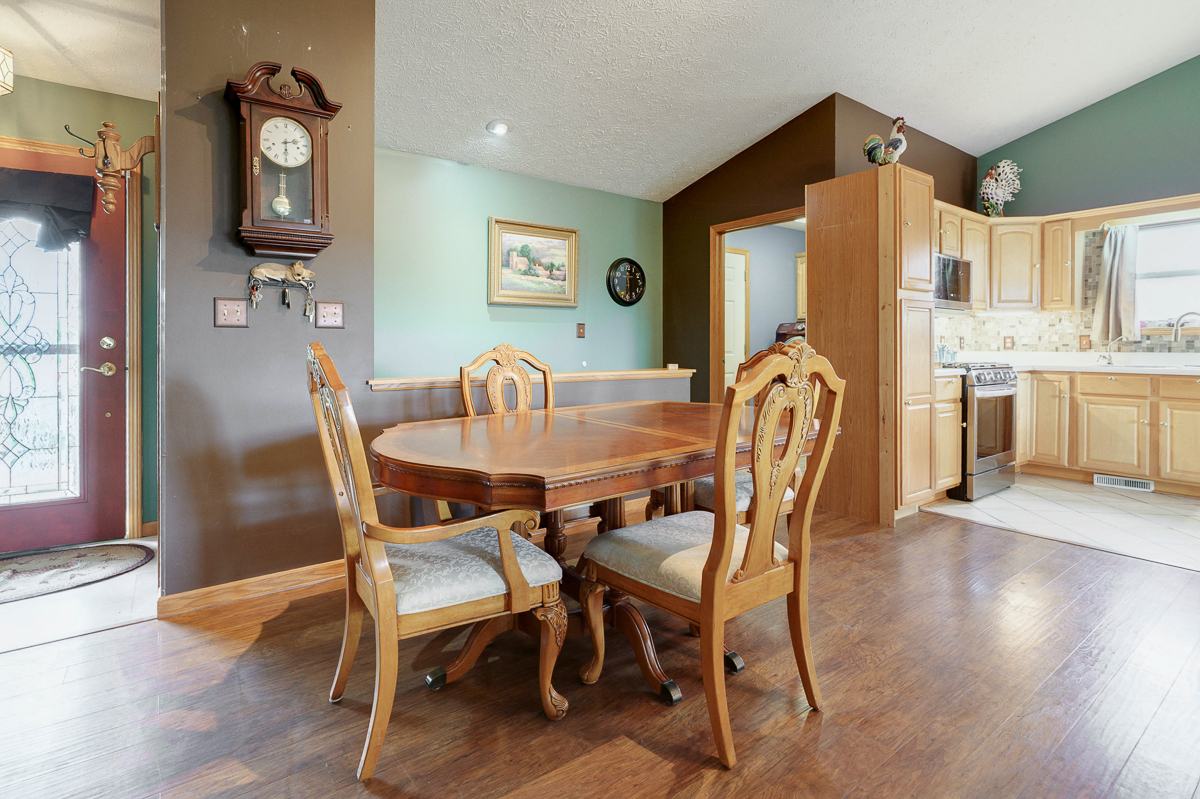 1708 Apple Valley Dr.--24