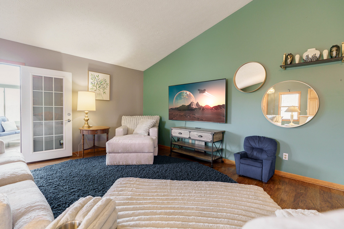 1708 Apple Valley Dr.--26