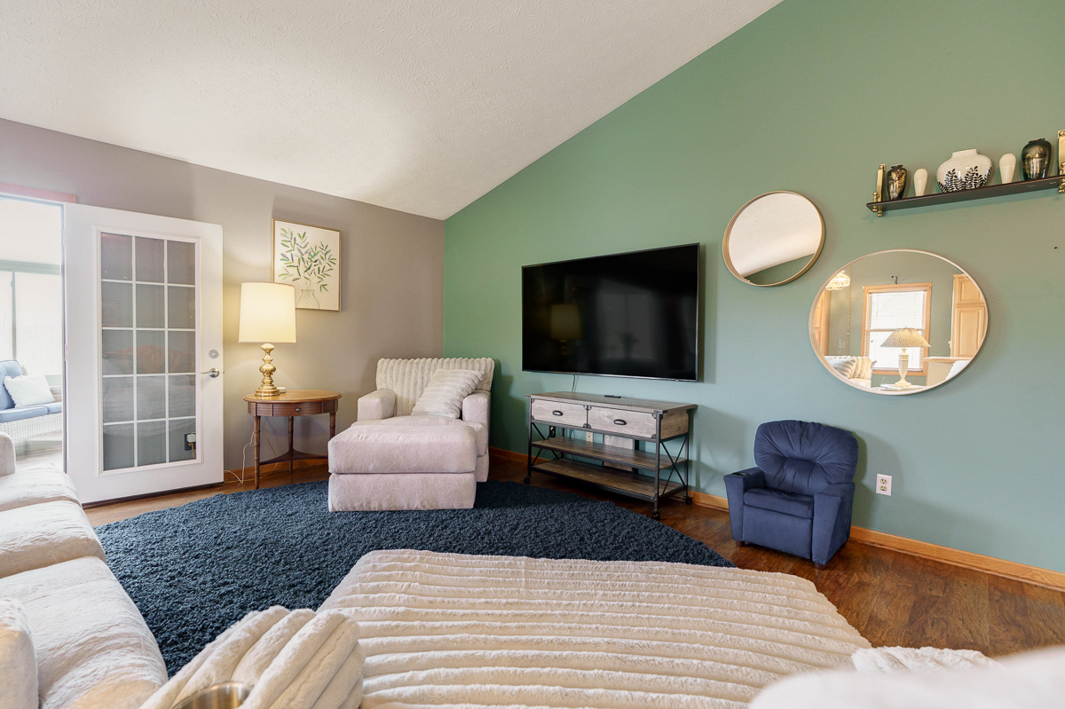 1708 Apple Valley Dr.--27