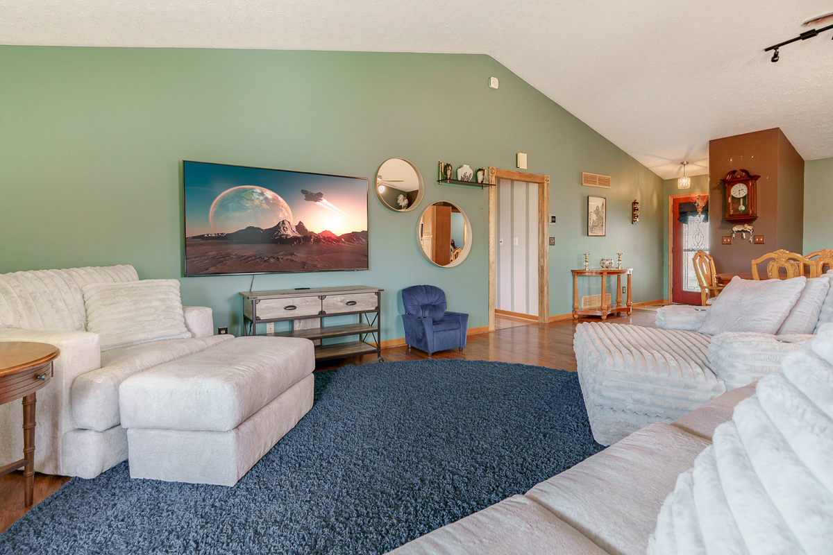 1708 Apple Valley Dr.--29