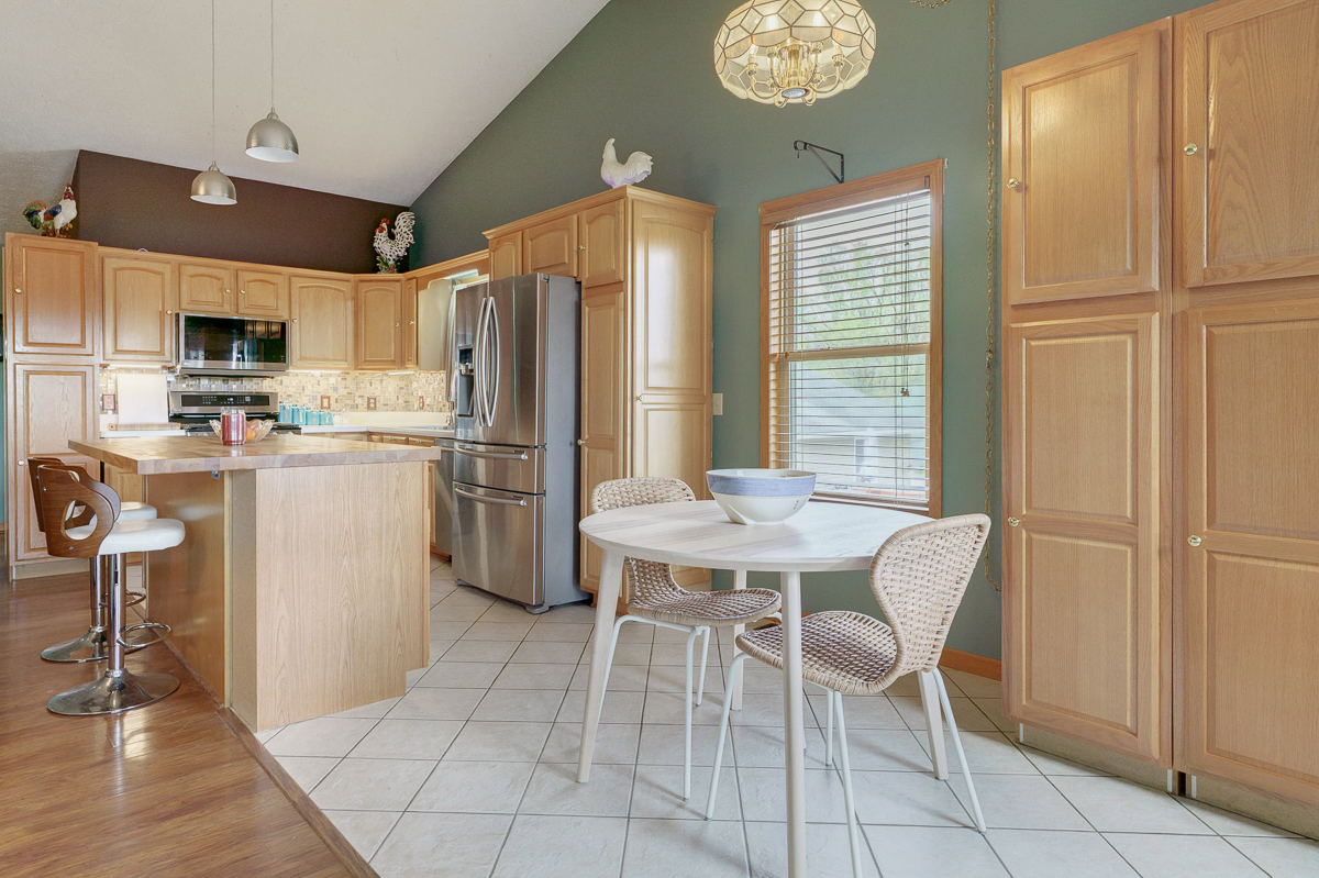 1708 Apple Valley Dr.--31