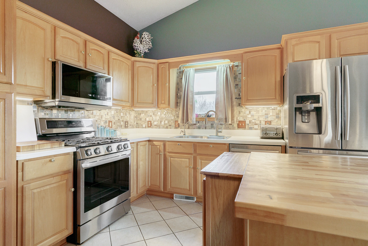 1708 Apple Valley Dr.--32