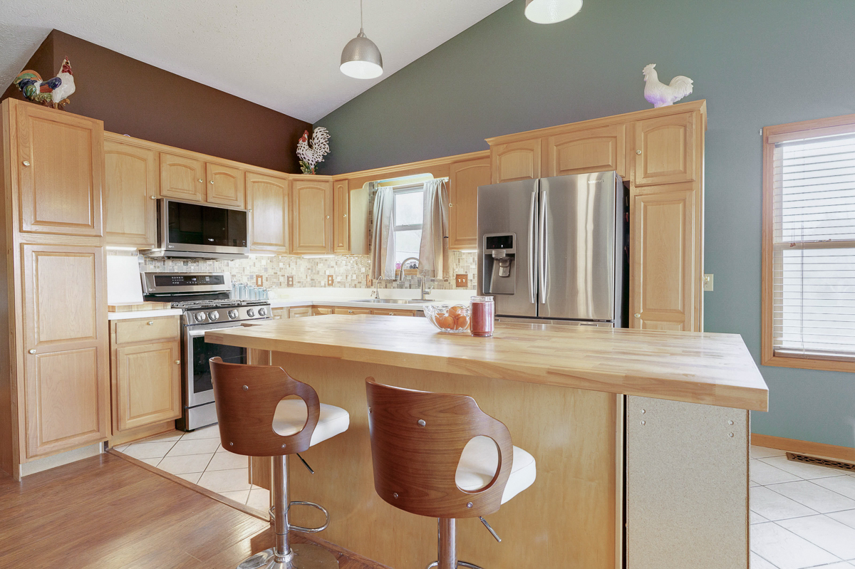 1708 Apple Valley Dr.--33