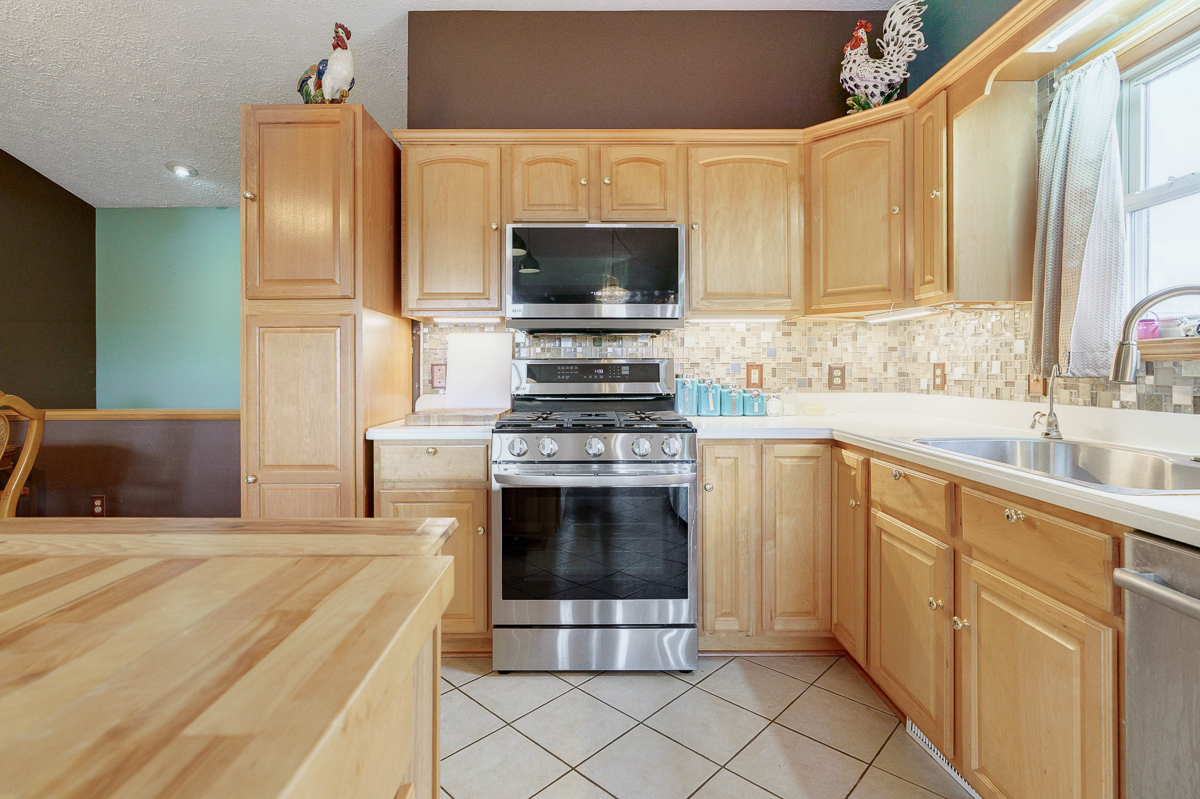 1708 Apple Valley Dr.--36