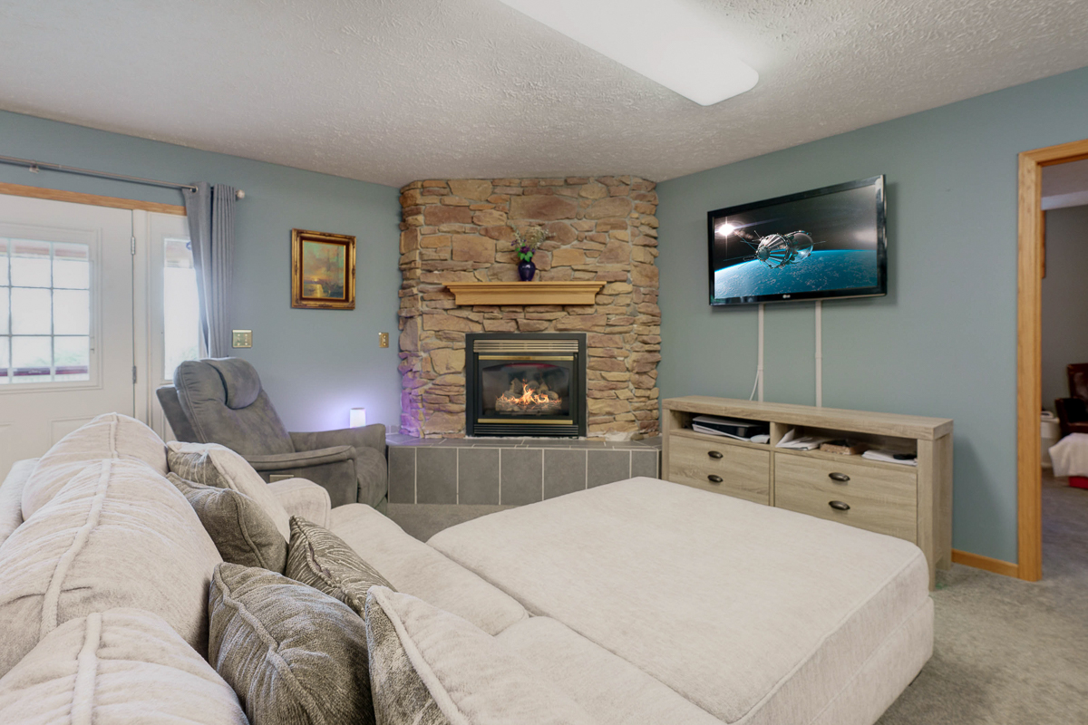 1708 Apple Valley Dr.--50