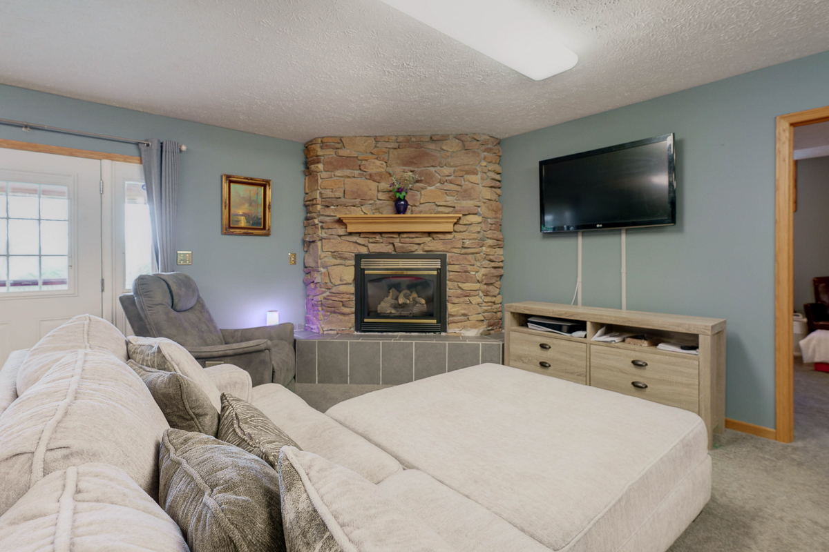 1708 Apple Valley Dr.--51