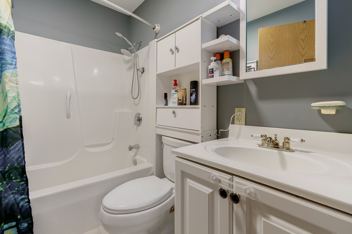 1708 Apple Valley Dr.--60