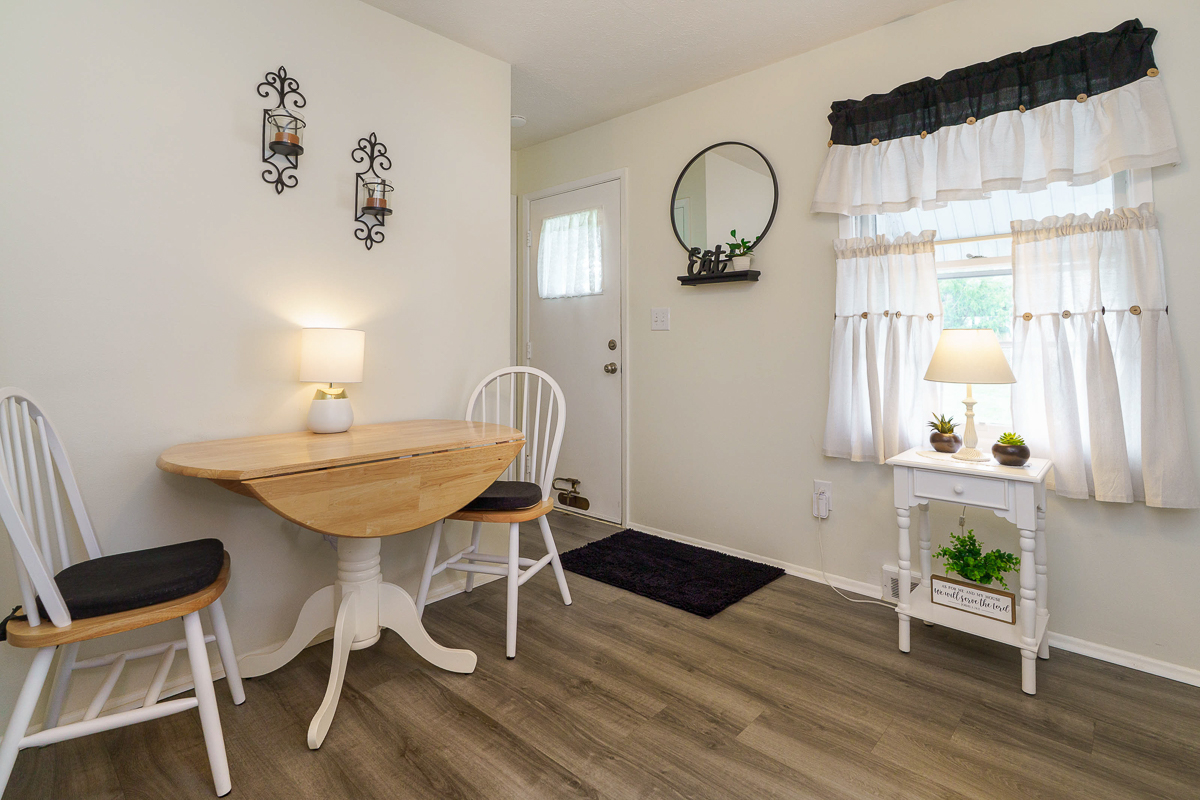 201 Rose Ave-22