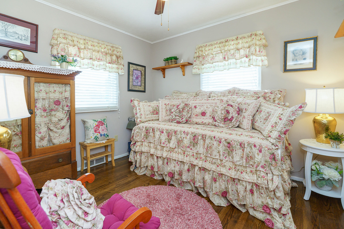 201 Rose Ave-34