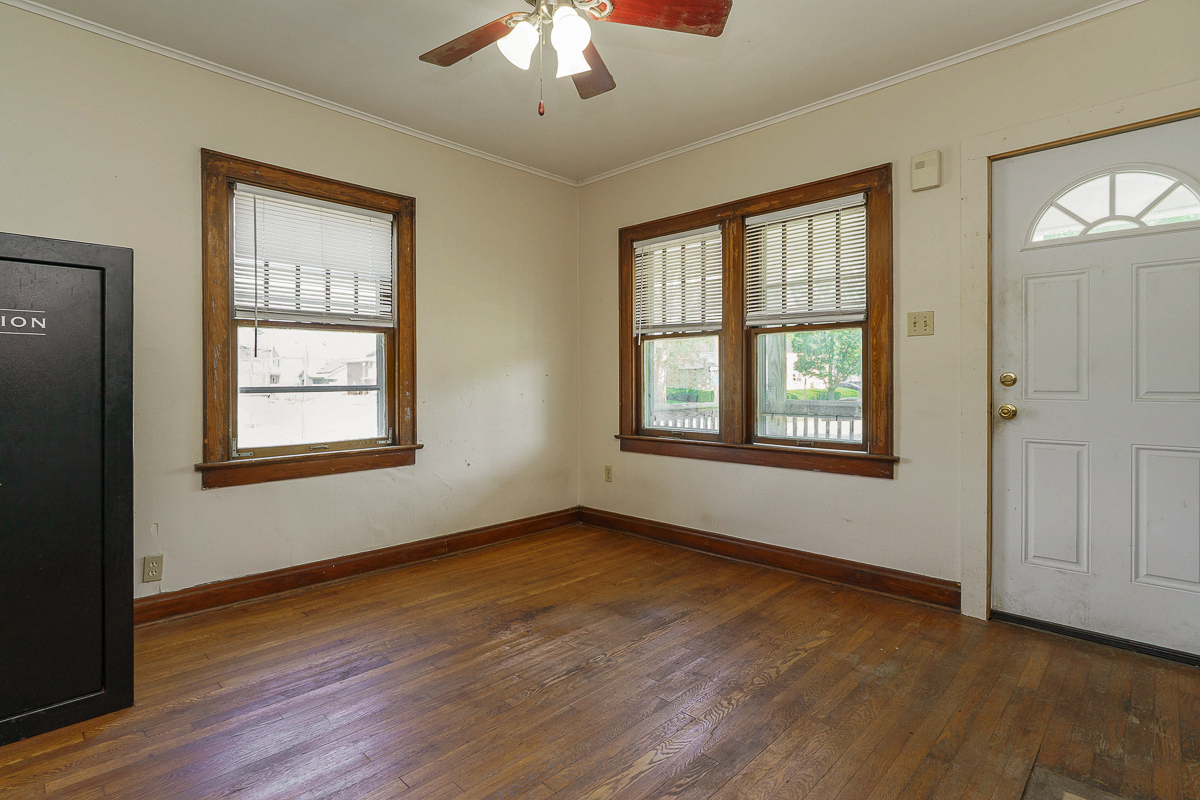 205-207 e Southwood Ave-10