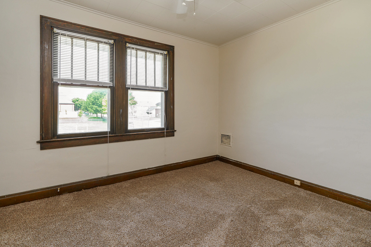 205-207 e Southwood Ave-19