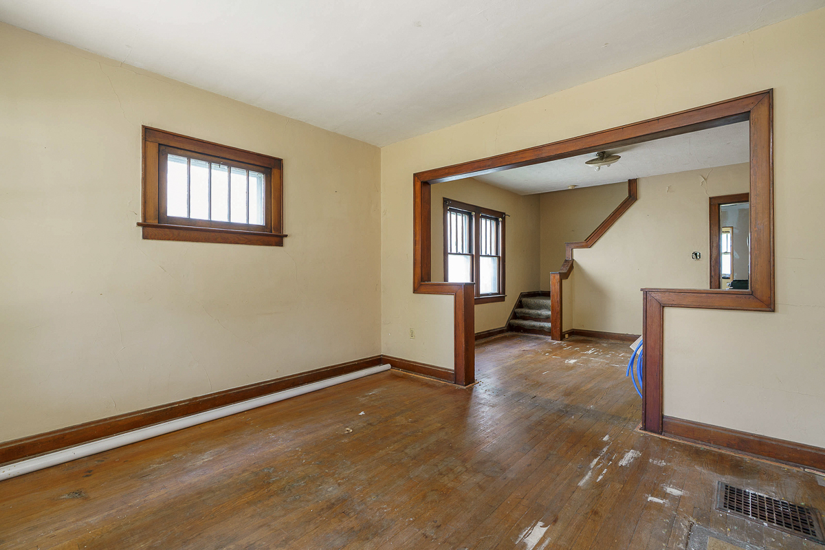 205-207 e Southwood Ave-21