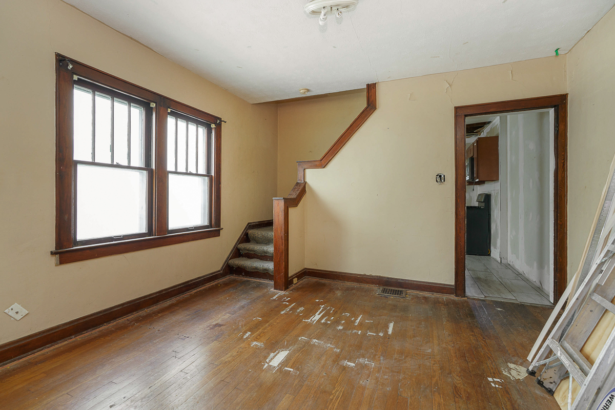 205-207 e Southwood Ave-23