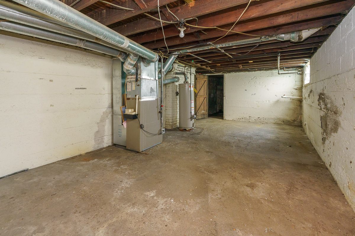 205-207 e Southwood Ave-28