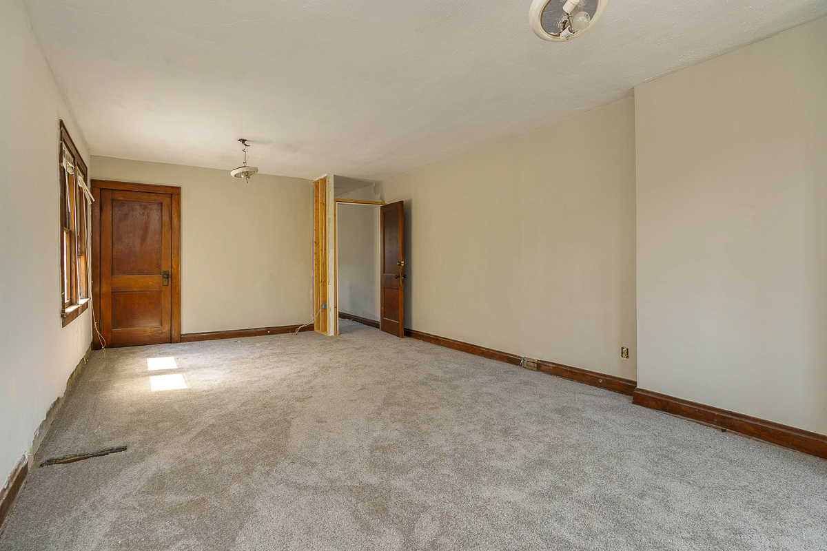 205-207 e Southwood Ave-31