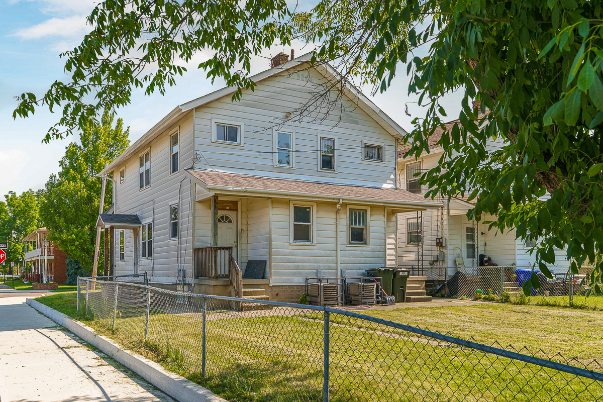 205-207 e Southwood Ave-5