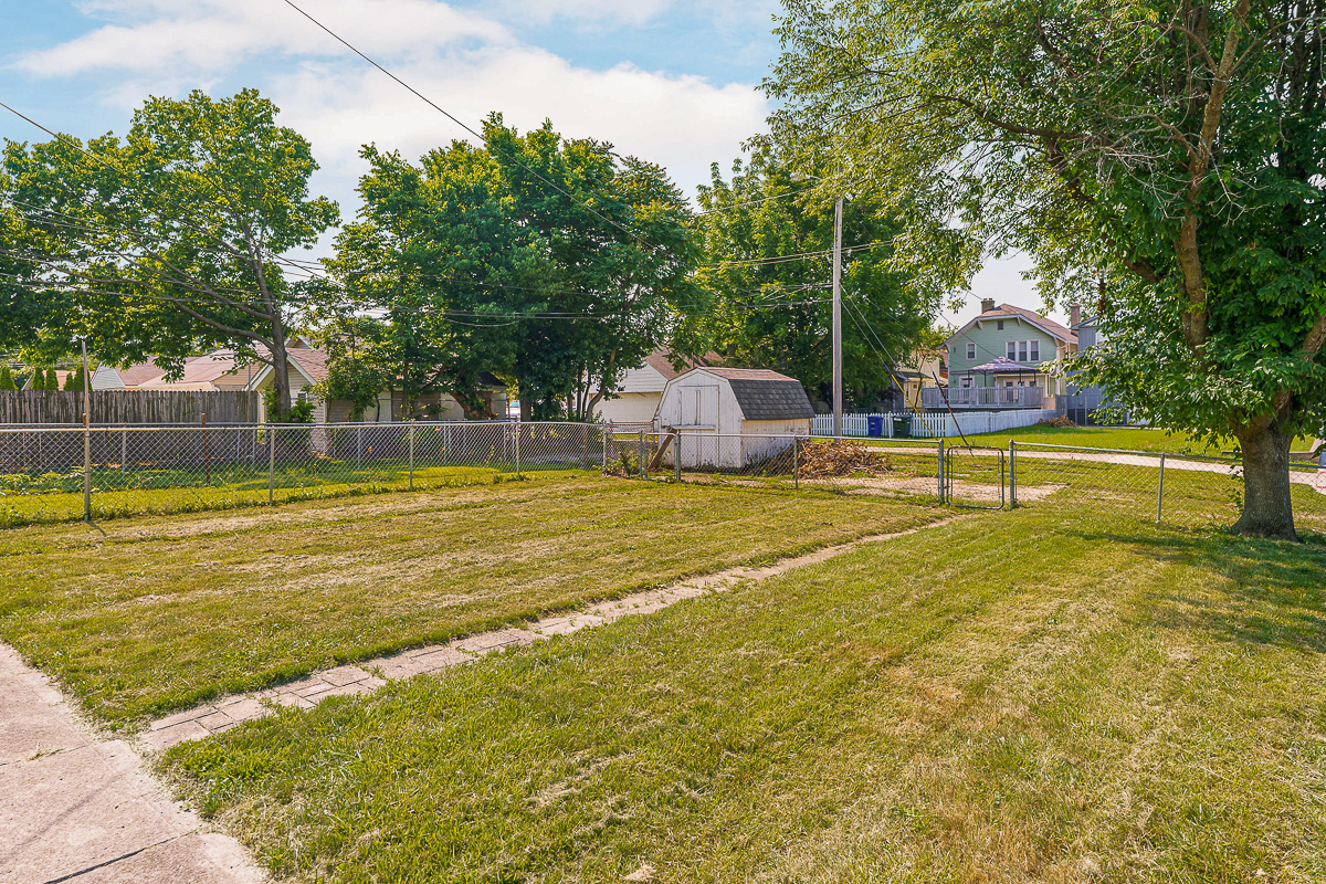 205-207 e Southwood Ave-7