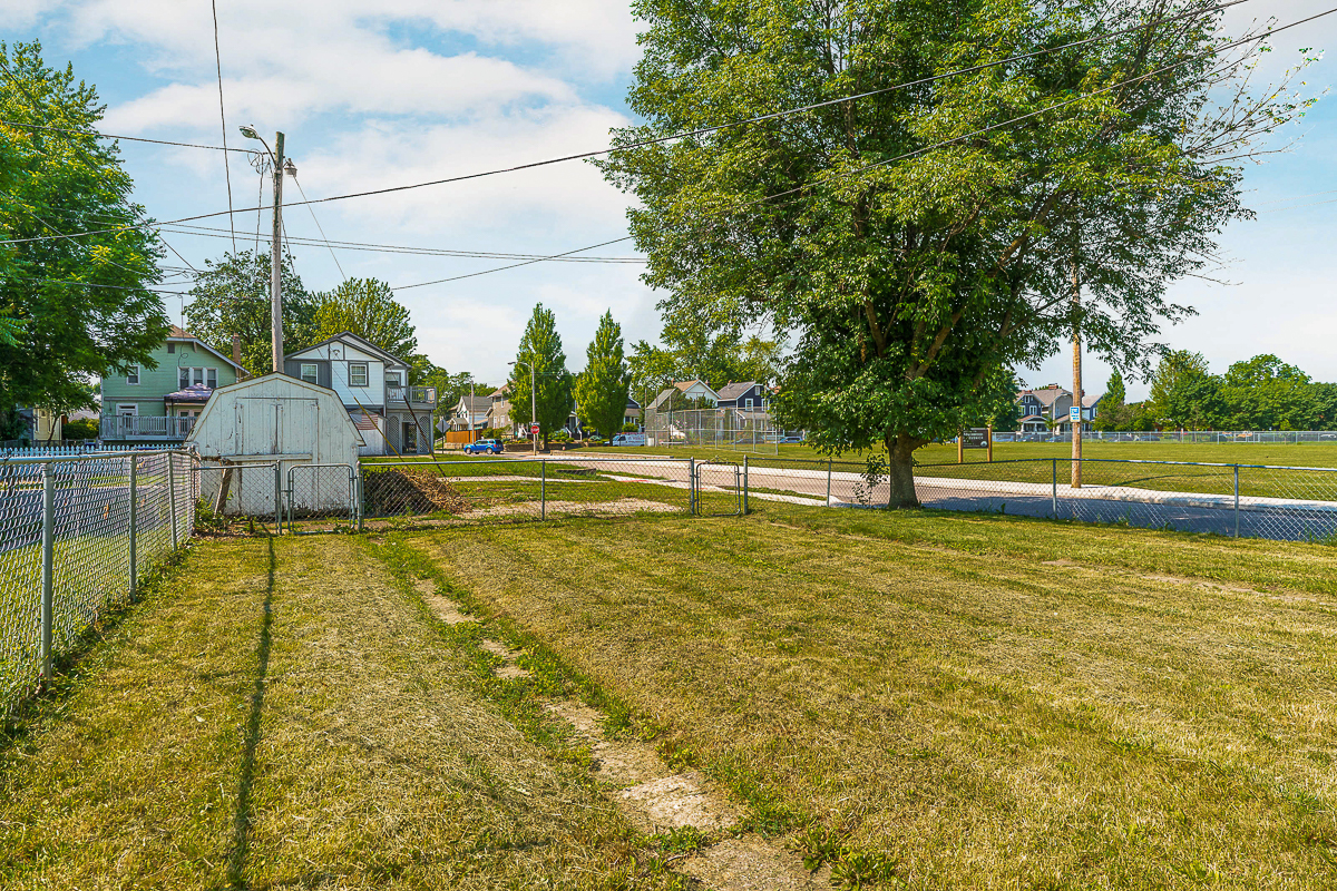 205-207 e Southwood Ave-8