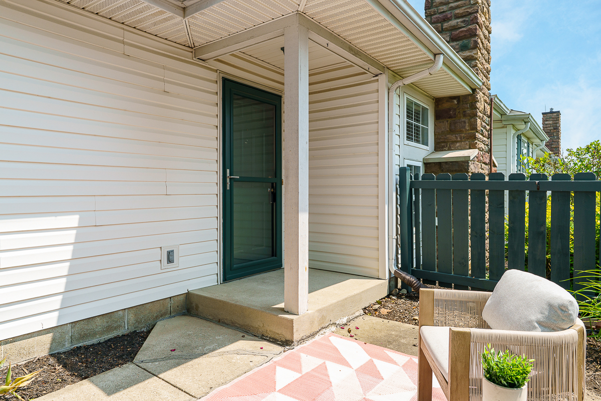 2432 Crystal Springs Dr-11