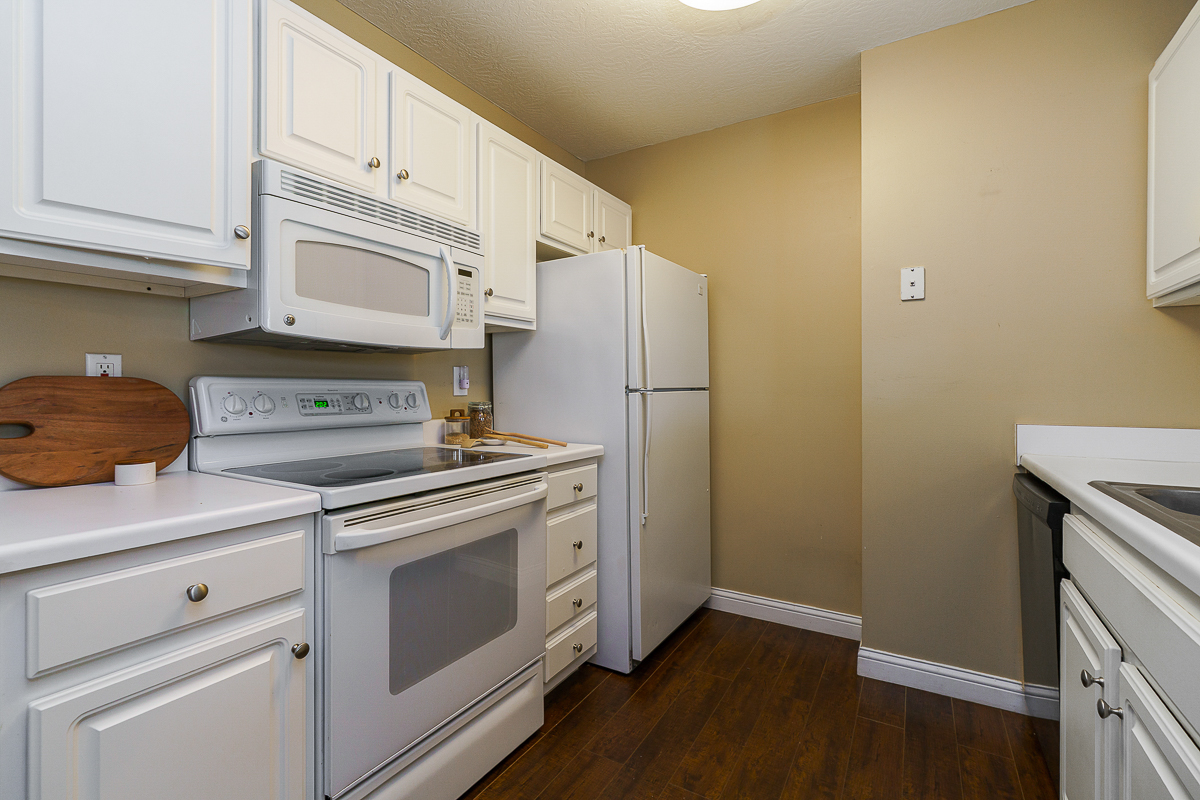 2432 Crystal Springs Dr-19