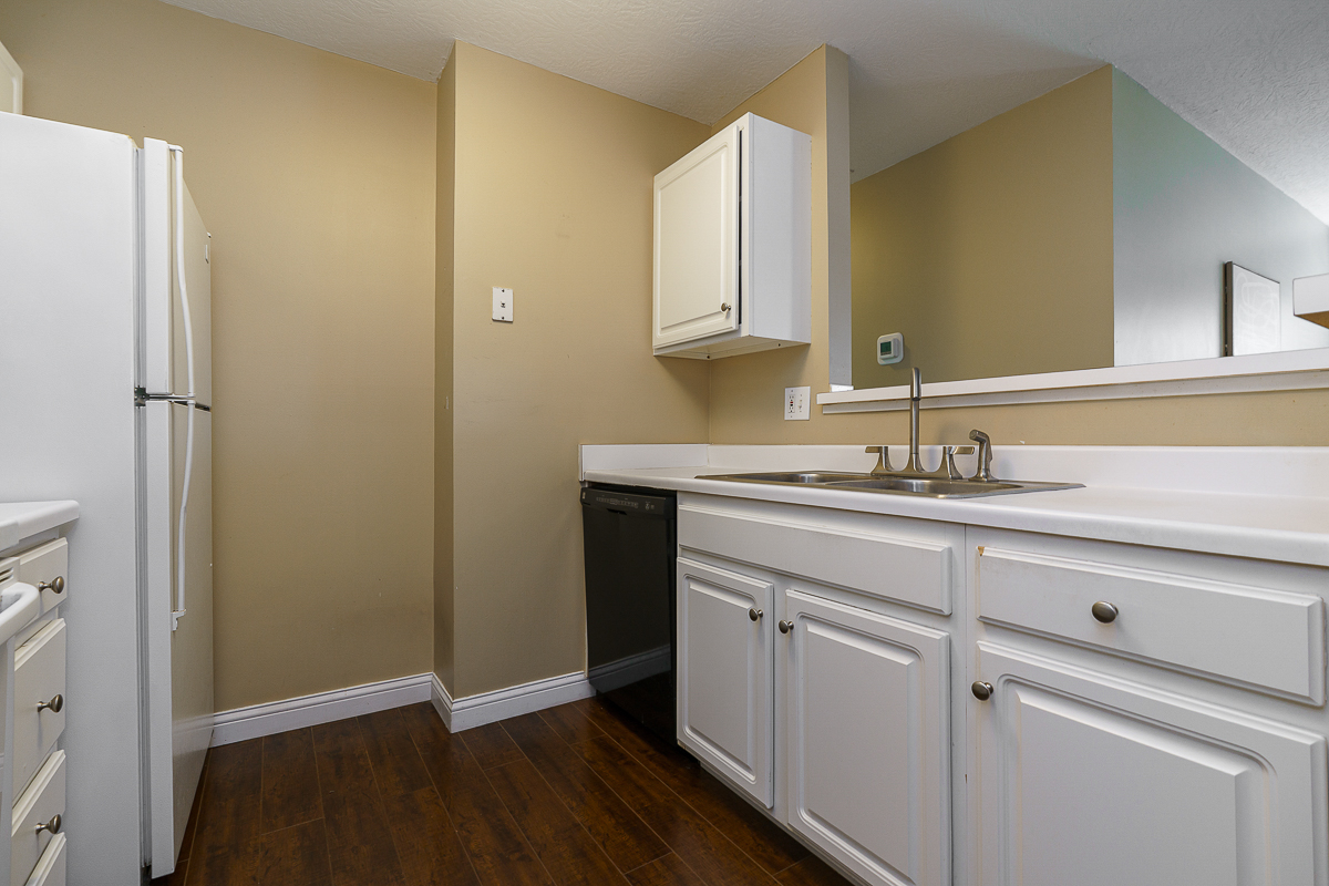 2432 Crystal Springs Dr-20