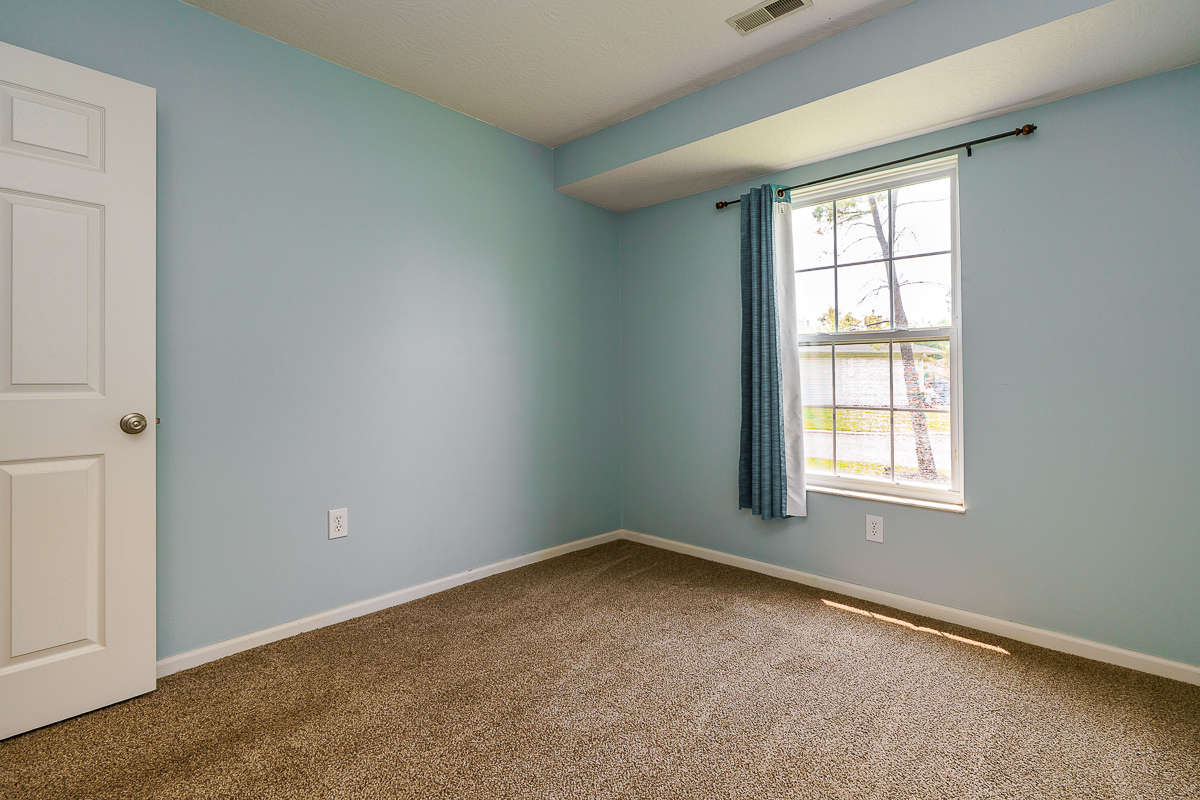 2432 Crystal Springs Dr-25