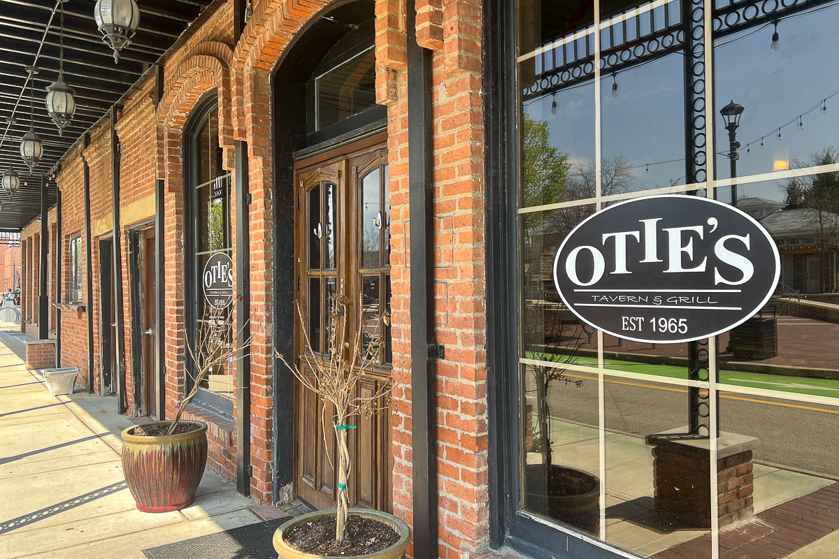 2432 Crystal Springs Dr-37