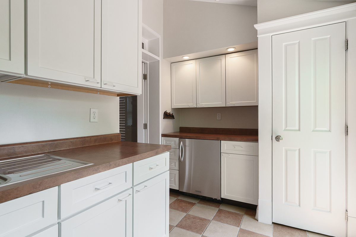 243 E Whittier St-14