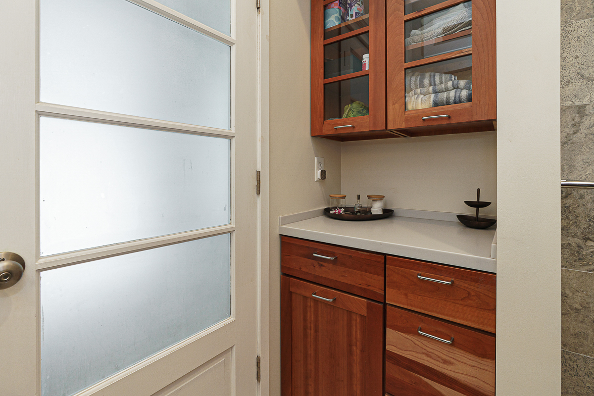 243 E Whittier St-54