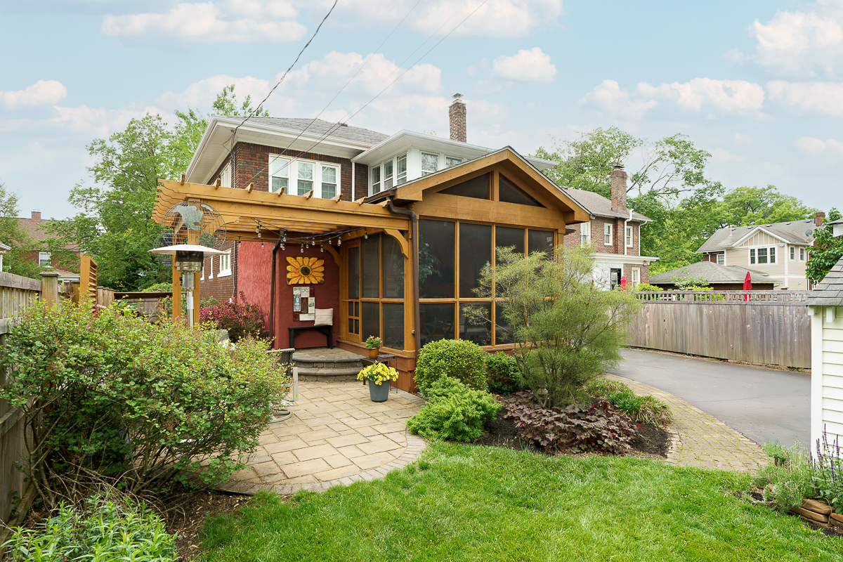 2554 Seneca Park Pl-19