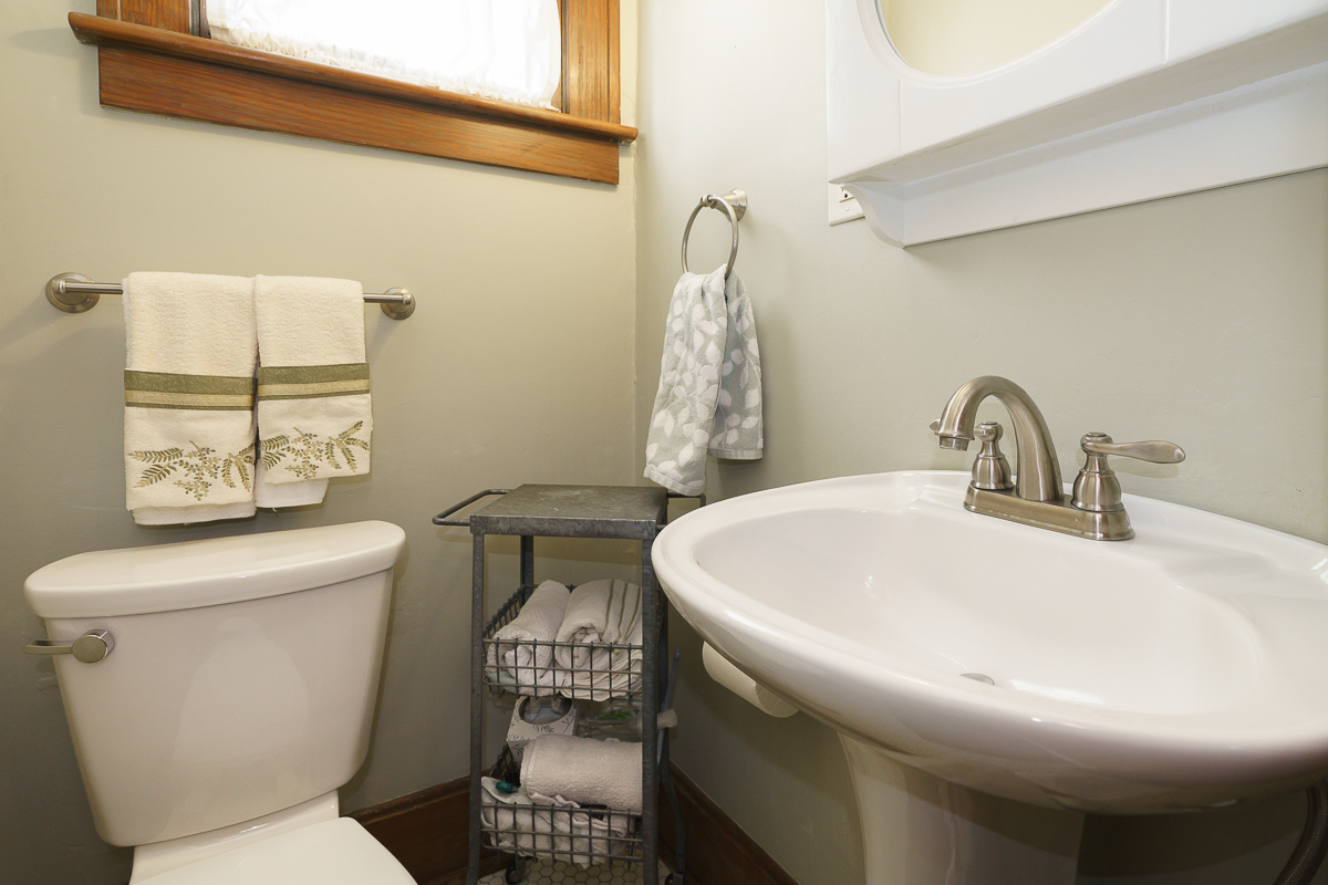 2554 Seneca Park Pl-28