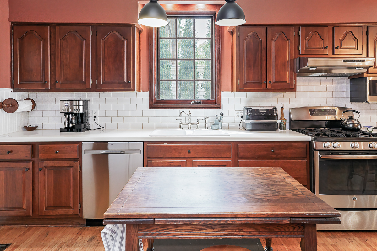 2554 Seneca Park Pl-35