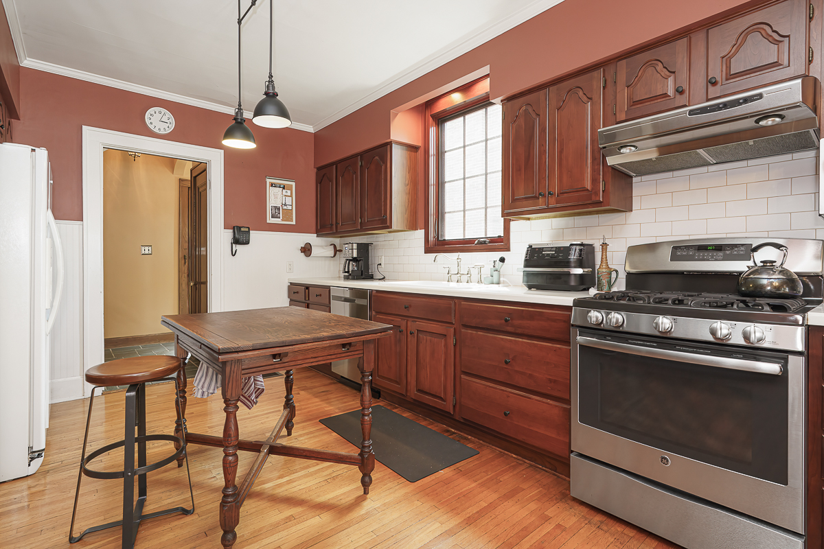 2554 Seneca Park Pl-36