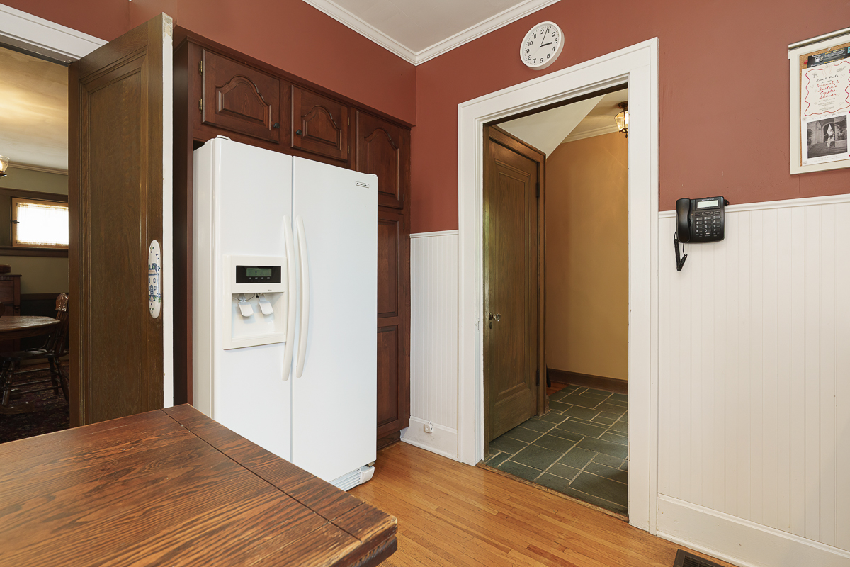 2554 Seneca Park Pl-37