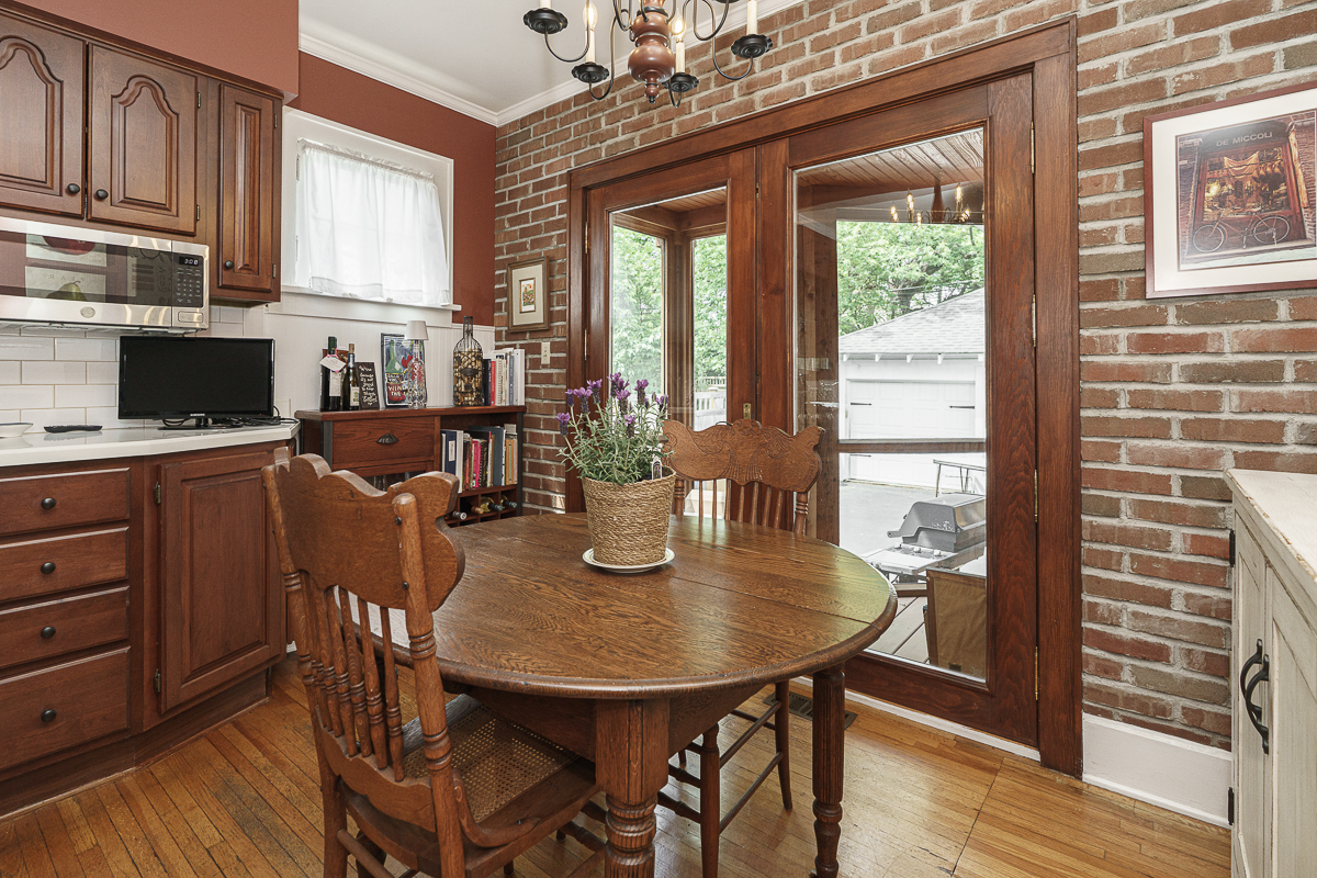 2554 Seneca Park Pl-38