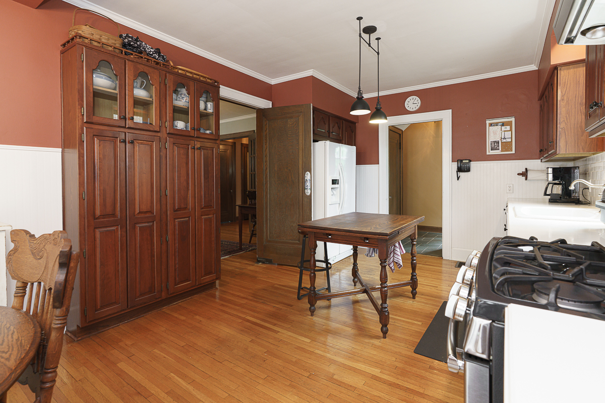 2554 Seneca Park Pl-39