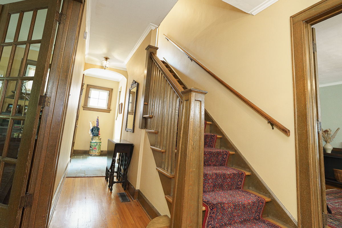 2554 Seneca Park Pl-40