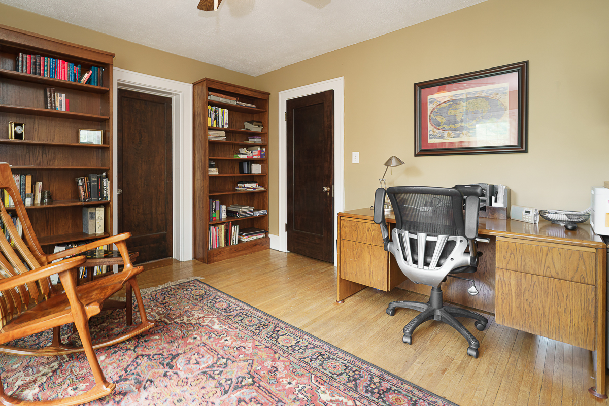 2554 Seneca Park Pl-45