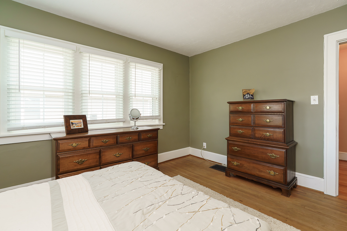 2554 Seneca Park Pl-49