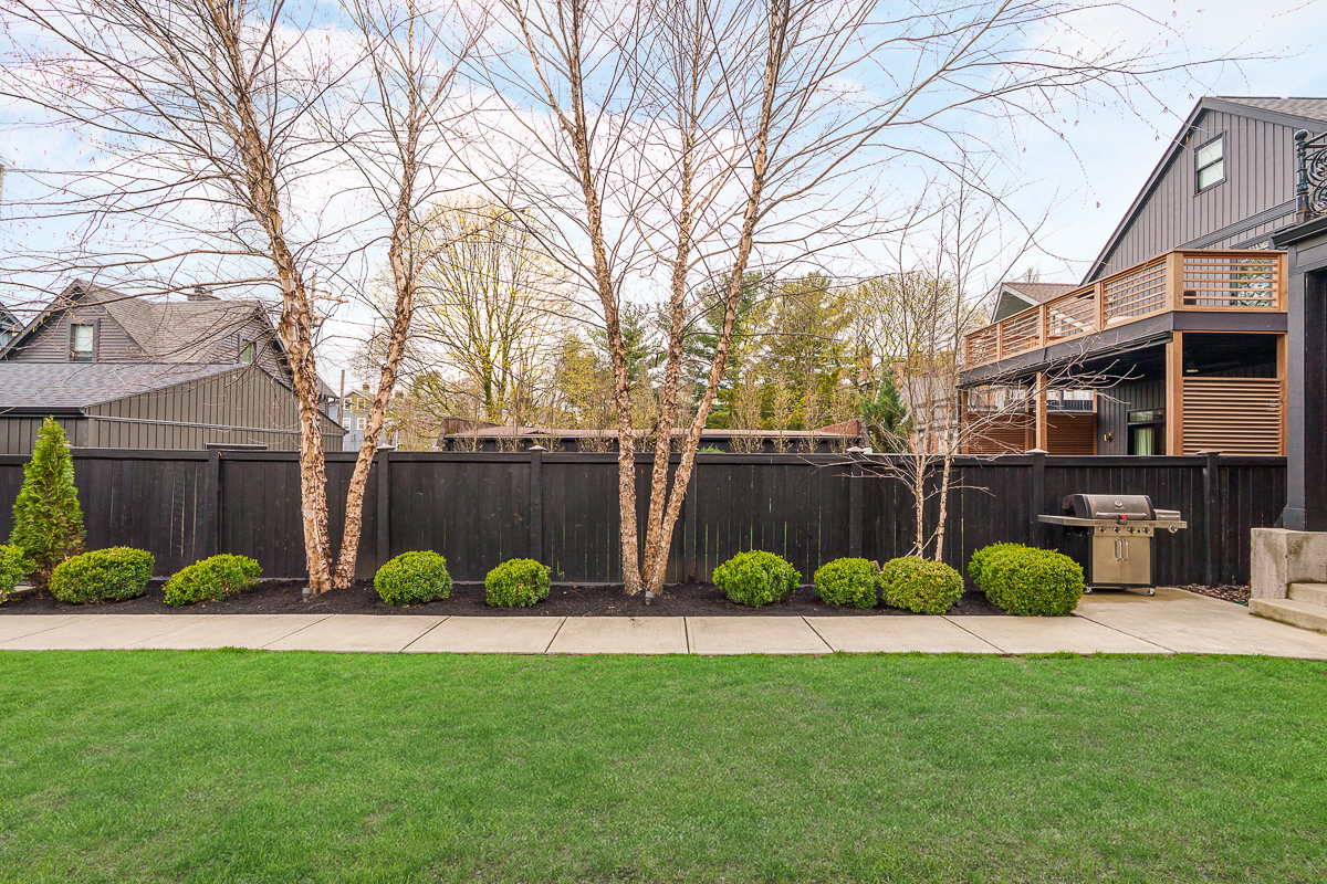 251 E Deshler Ave-10