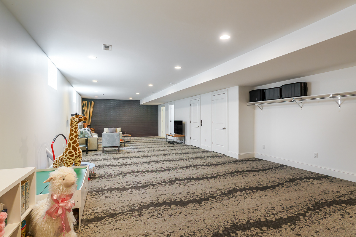 251 E Deshler Ave-18