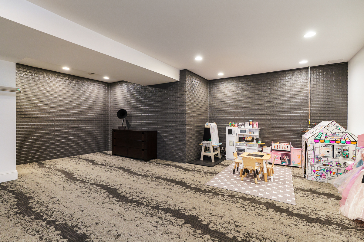 251 E Deshler Ave-19