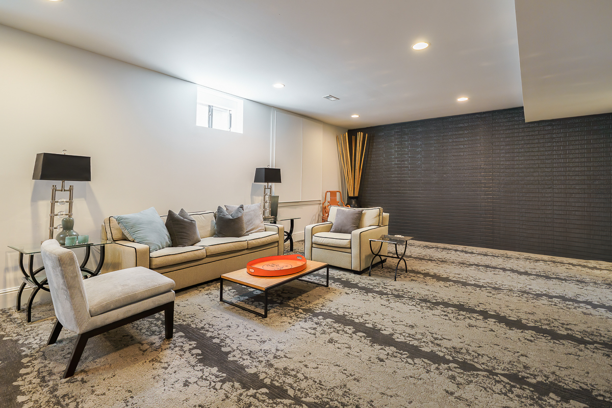 251 E Deshler Ave-20