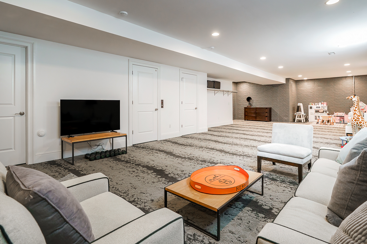 251 E Deshler Ave-22