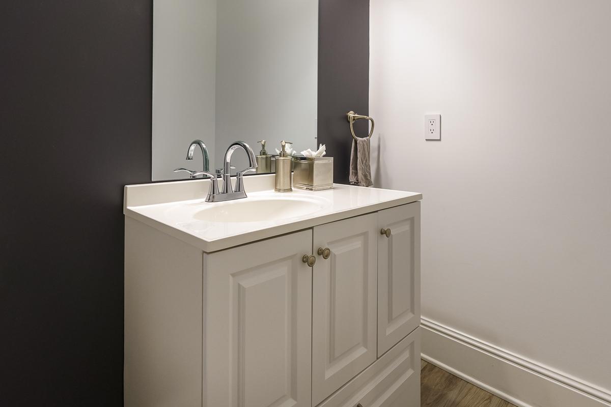 251 E Deshler Ave-23