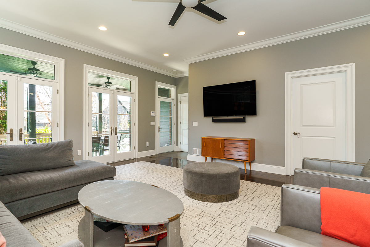 251 E Deshler Ave-37